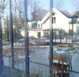 Parame Bed & Breakfast | Guest Favorite: Les Îles Vagabondes with Hot Tub & Kitchen