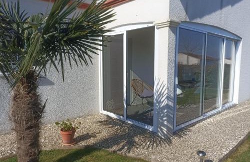 Brax House | Relaxing Oceanfront Stay at Chambre d'hôtes Les Joncs