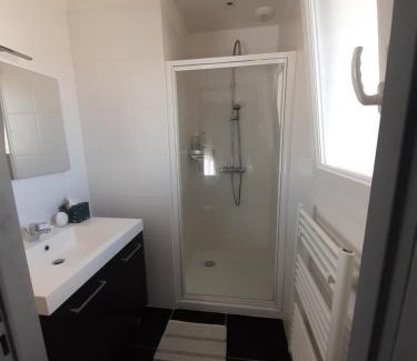 Brax House | Relaxing Oceanfront Stay at Chambre d'hôtes Les Joncs