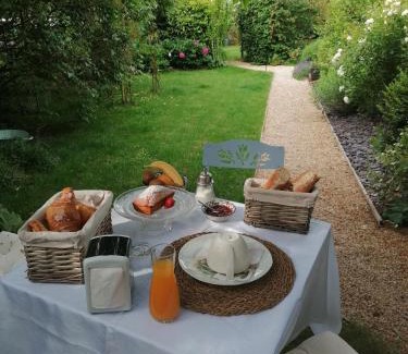 Pontpierre Bed & Breakfast | Relaxing Oceanfront Stay at Chambre d'hôtes Les Magnolias