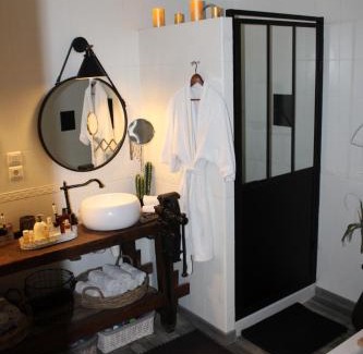 Pontpierre Bed & Breakfast | Relaxing Oceanfront Stay at Chambre d'hôtes Les Magnolias