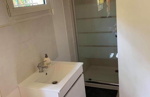 Montfavet Apartment | Relaxing Studio Stay in Montfavet with Pool & Pet Friendly