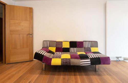 Ploeren Bed & Breakfast | Discover Ty Castel: Family-Friendly Retreat With Pool