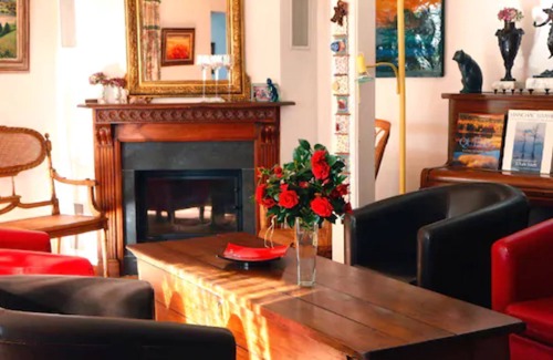 Concarneau Bed & Breakfast | Relaxing Chambre d'hôtes Ty Eleana with Breakfast & Kitchen