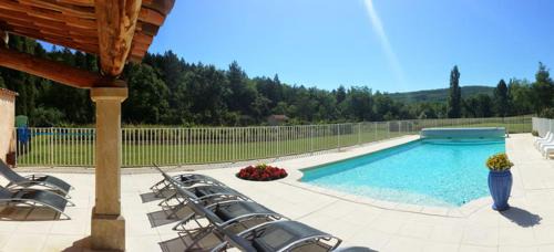 Reillanne Bed & Breakfast | Guest Rated 9.9: Zephyr Libeccio with Oceanfront Pool