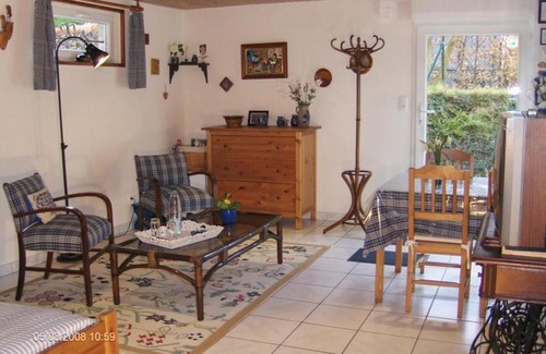 Illkirch-Graffenstaden Bed & Breakfast | Welcoming Chambre d'hôtes Au Canal with Breakfast Included