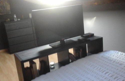 Saint-Julien-les-Gorze House | Cozy Chambre d’hôtes Campagne with Breakfast & Pet Amenities