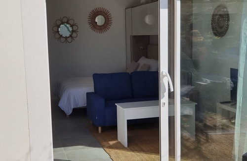 Serviers-et-Labaume Bed & Breakfast | Relax at Chambre D'hôtes "Le Petit Valadas" with Pool & Spa