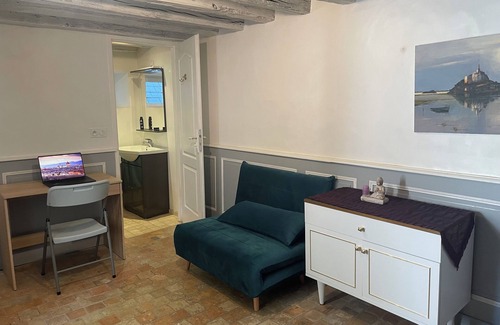 Etival-les-le-Mans Bed & Breakfast | Chambre d'Hote sleeps 3 with pool and fully equipped kitchen Le Mans/Circuit 24 H
