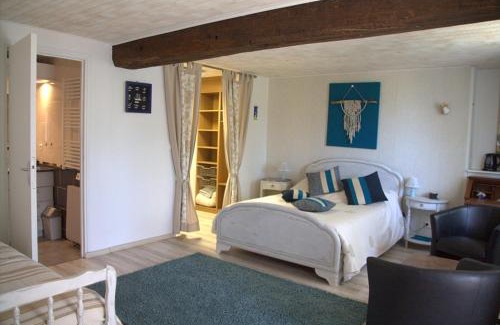 Saint-Ouen-des-Toits Bed & Breakfast | Beautiful Oceanfront Retreat at Chambre d'hôte La Roussière