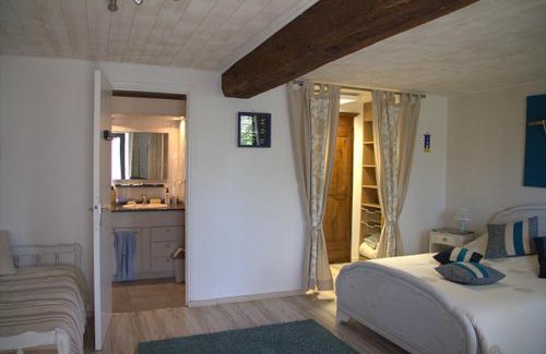 Saint-Ouen-des-Toits Bed & Breakfast | Beautiful Oceanfront Retreat at Chambre d'hôte La Roussière