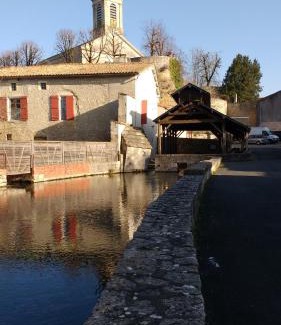 Chef-Boutonne Bed & Breakfast | Pet-Friendly Retreat at Chambre d'Hote Woody, Rated 8.3