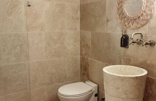 Fontes Bed & Breakfast | Chambre D'hôtes in a former presbytery between sea and lake