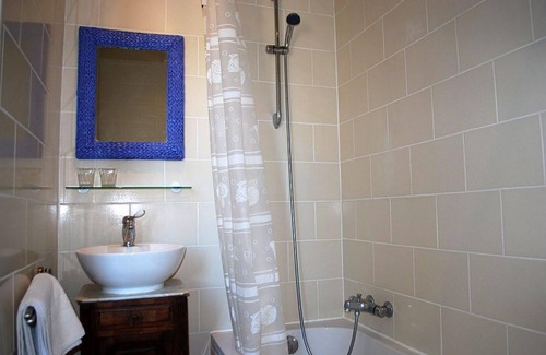 Mazan Bed & Breakfast | Family Retreat at Chambre D'hotes Lavendel with Pool & Breakfast