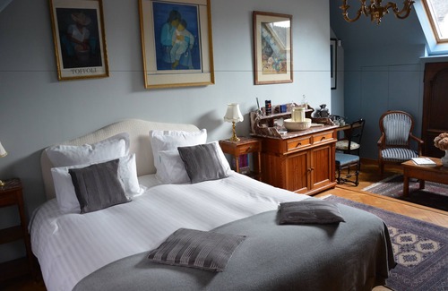 Provins Bed & Breakfast | Discover Le Clos de Provins: Perfect for Families and Dining