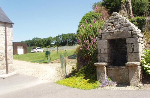 Berrien Bed & Breakfast | Eco-Friendly Escape at Chambre d'hotes Ty Braz in Berrien
