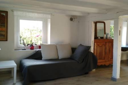 Eteimbes Bed & Breakfast | Cozy Room in Renovated Farmhouse with Restaurant & Kitchen