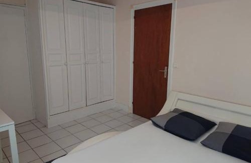 Grand Parc-Paul Doumer House | Inviting Room in Shared Accommodation at Chartrons