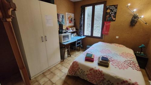 Le Chaffaut-Saint-Jurson House | Cozy Room in Elegant Villa - Family-Friendly Retreat