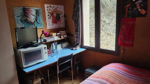 Le Chaffaut-Saint-Jurson House | Cozy Room in Elegant Villa - Family-Friendly Retreat