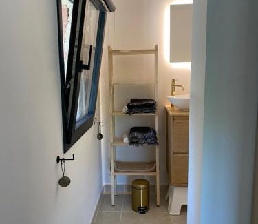 Taradeau Bed & Breakfast | Experience Oceanfront Serenity at Chambre de l Olivier