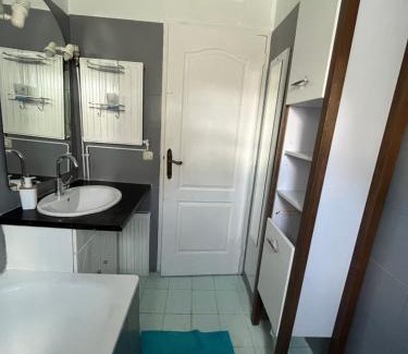 Nandy House | Deluxe Room with Exceptional 10/10 Guest Rating