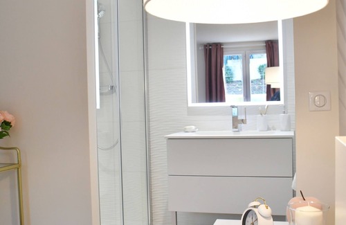 Piolenc Bed & Breakfast | Relaxing Chambre Dhôte en Provence with Pool & Ocean View