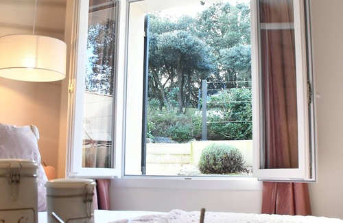 Piolenc Bed & Breakfast | Relaxing Chambre Dhôte en Provence with Pool & Ocean View