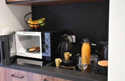 Piolenc Bed & Breakfast | Relaxing Chambre Dhôte en Provence with Pool & Ocean View