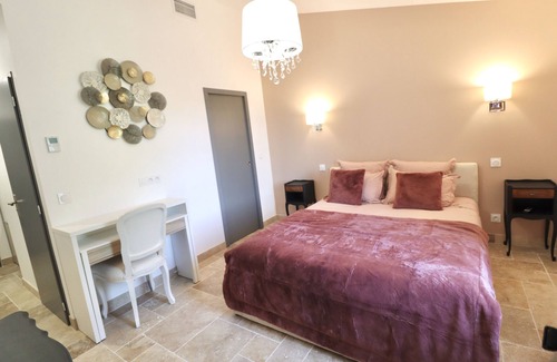 Saint-Just Bed & Breakfast | Relaxing Retreat for Two with Pool and Spa Amenities