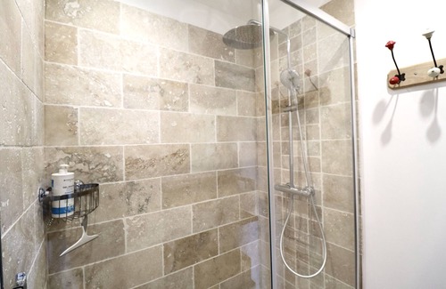 Saint-Just Bed & Breakfast | Relaxing Retreat for Two with Pool and Spa Amenities