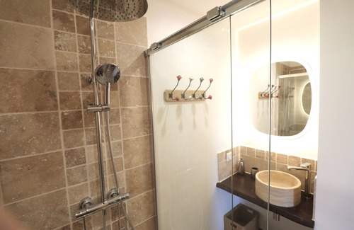 Saint-Just Bed & Breakfast | Relaxing Retreat for Two with Pool and Spa Amenities