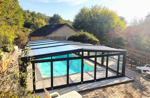 Vitrac Apartment | Pet-Friendly Double Room in Beynac with Pool & Spa