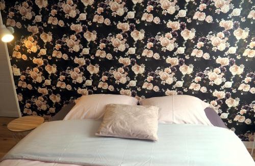 Brehal Hotel | Cozy Double Room Flora for Two with Great Guest Ratings