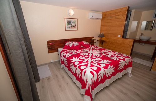 Bora Bora Hotel | Relax in Our Cozy Guest Room for Unforgettable Stays