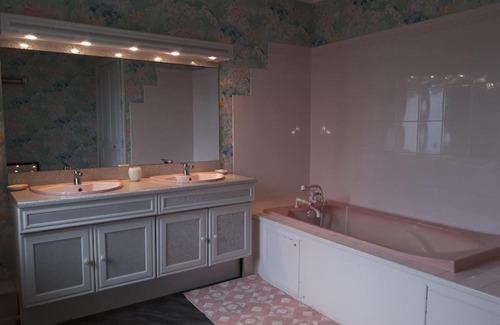 Le Nouvion-en-Thierache Bed & Breakfast | Family-Friendly Chambre du Nouvion with Great Guest Ratings