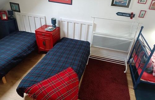 Saint-Nazaire House | Duplex Room Steps from the Sea - Family Friendly Stay!