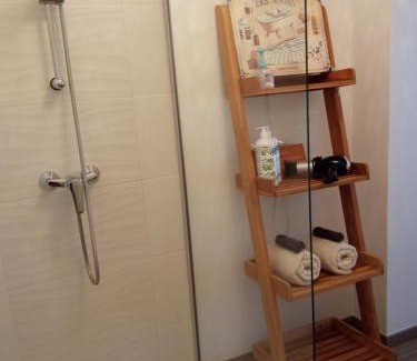 Saint-Pair-sur-Mer Bed & Breakfast | Cozy Stay with Breakfast Near the Sea - Rated 8.9/10