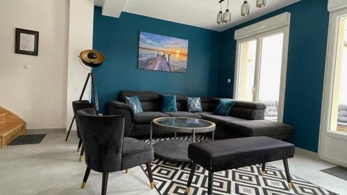 La Victoire - Les Marechaux House | Comfortable Chambre Evasion with Private Bath & Netflix