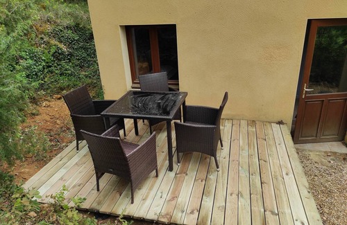 Vitrac Apartment | Family-Friendly Chambre Périgord with Pool & Spa Amenities