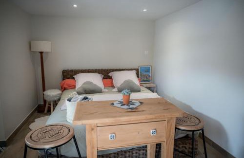 Brie-et-Angonnes Bed & Breakfast | Oceanfront Escape at Chambre Folle Avoine - Rated 8.7/10