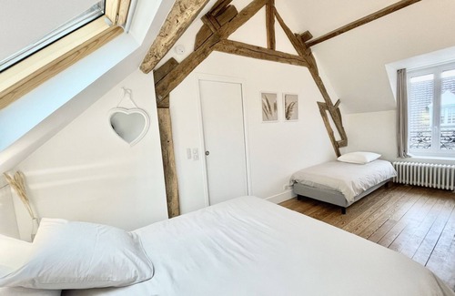 Couilly-Pont-aux-Dames Bed & Breakfast | Triple Room with Private Bathroom Near Disneyland Paris