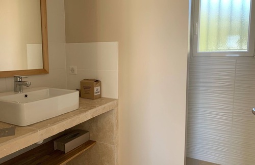 Saint-Saturnin-les-Apt Bed & Breakfast | Relax in Chambre Avec Vue with Private Pool & Kitchen