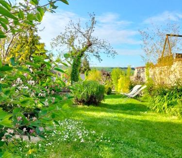 Magneux Bed & Breakfast | Child-Friendly Chambre Hortense - Guest Rated 10/10