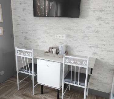 Questembert Apartment | Discover the Comfort of Chambre HORTENSIA - Rated 9.2/10