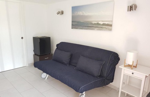 Hermanville-sur-Mer House | Independent Room Just 50m from the Beach - Family Friendly