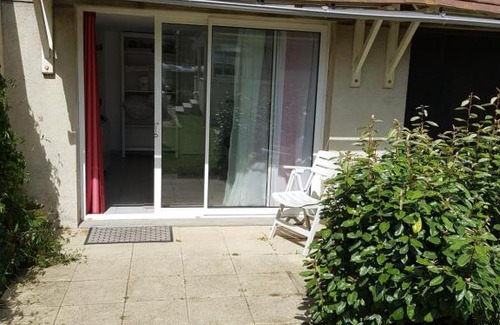 Hermanville-sur-Mer House | Independent Room Just 50m from the Beach - Family Friendly