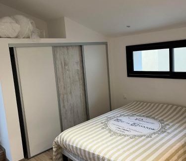 Langrune-sur-Mer House | Independent Room with Garden, Steps from the Sea