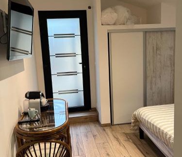 Langrune-sur-Mer House | Independent Room with Garden, Steps from the Sea