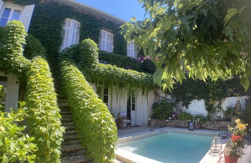 Carnot House | Independently Located Room Steps from City Center